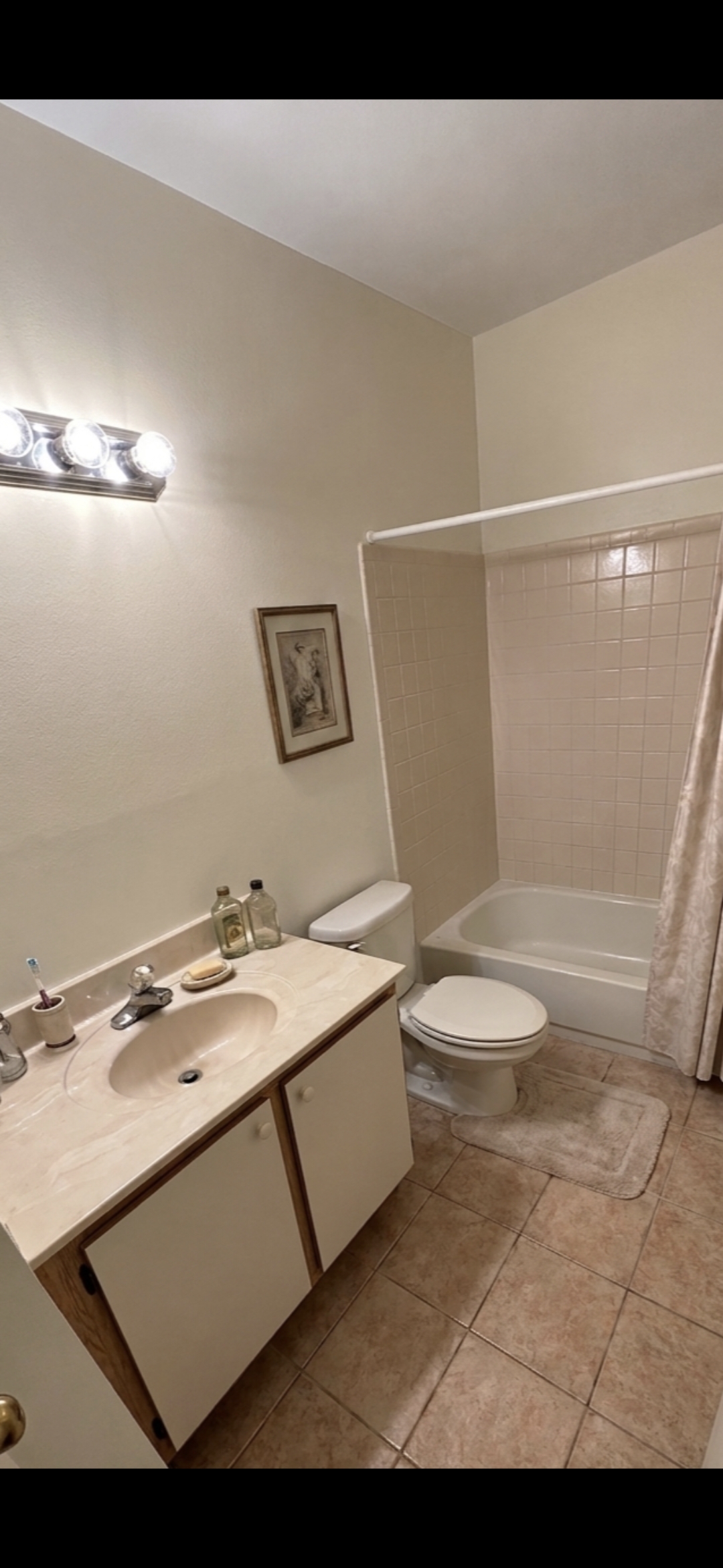 Bathroom before remodel